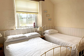Swift Cottage -  one double with an additional single bed