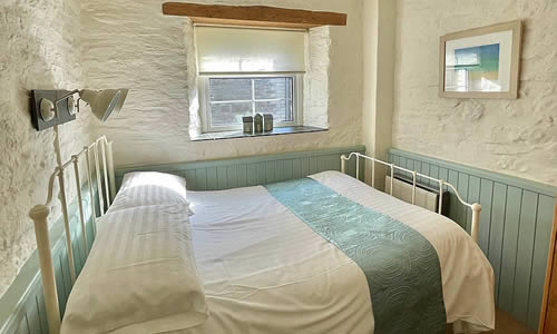 Double bedroom in Chaffinch Holiday Cottage